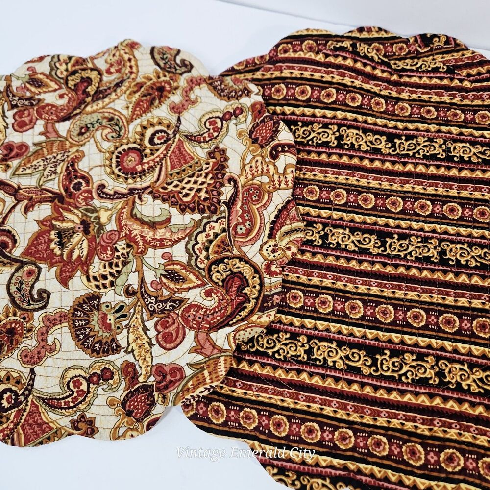 Vtg Reversible Placemats Set / 4 Scalloped Floral Cottagecore Quilted Table Mats